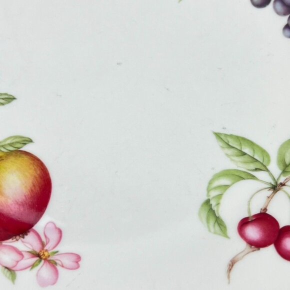 Royal Doulton Ashberry China 4 Dinner Plates 10.5" Fruit England White - Picture 10 of 12